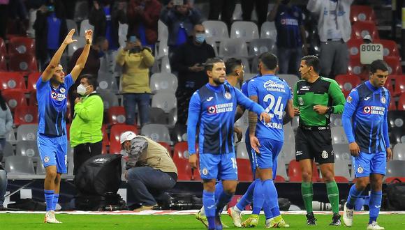 Cruz Azul venció 2-0 a Tijuana con goles Rodríguez y Baca en el Estadio Azteca.