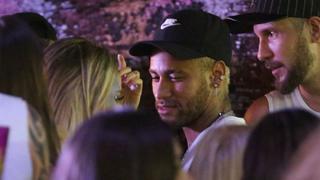 Neymar y las polémicas imágenes bailando en el Carnaval de Bahía mientras se recupera de su lesión | VIDEO