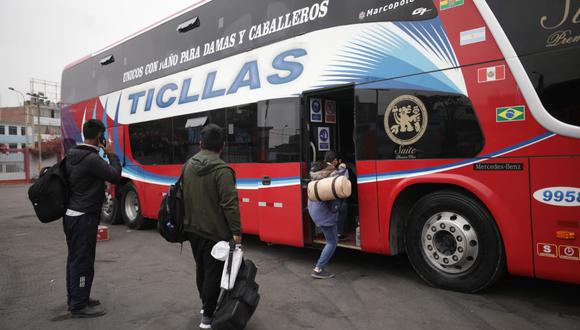 En plena Semana Santa se suspende salida de buses en el terminal de Yerbateros debido a un accidente reportado en la carretera central | Foto / Archivo El Comercio