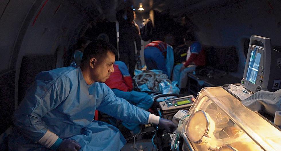 Tres menores fueron evacuados en avión desde Trujillo la noche del miércoles para recibir atención especializada. (Foto: Ministerio de Salud)