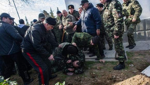 Soldados de Ucrania se rinden en Crimea