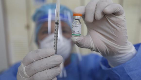 Vacunación de la primera dosis de Sinopharm en contra del COVID-19 a los doctores y enfermeros en el Hospital Alberto Sabogal del Callao. (Fotos: Francisco Neyra/ @photo.gec)