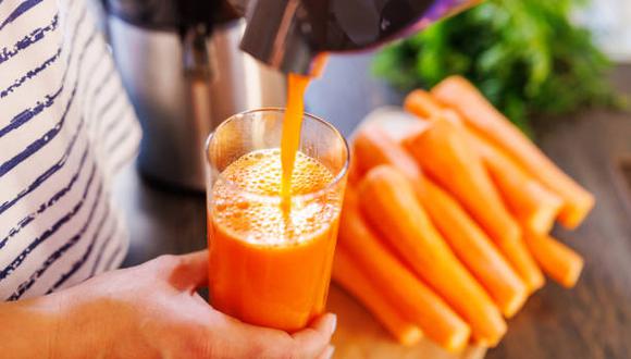 Esto podría pasar con tu cuerpo si tomas todos los días jugo de zanahoria. (Foto: iStock)
