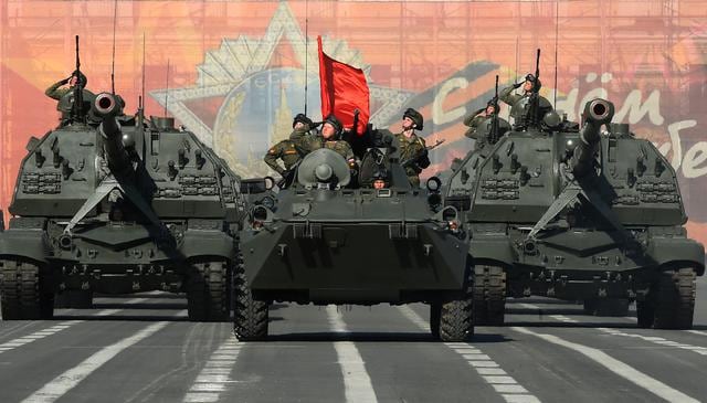 Trump decidió mostrar el músculo militar en un evento que no se veía en EE.UU. desde 1991. Por ello, elaboramos una lista con los desfiles más impresionantes en el planeta, como el de Rusia que aparece en esta imagen. (AFP)