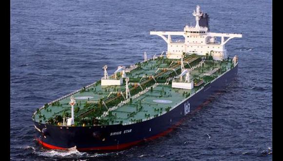 Buque va camino a Venezuela con primera importación de petróleo