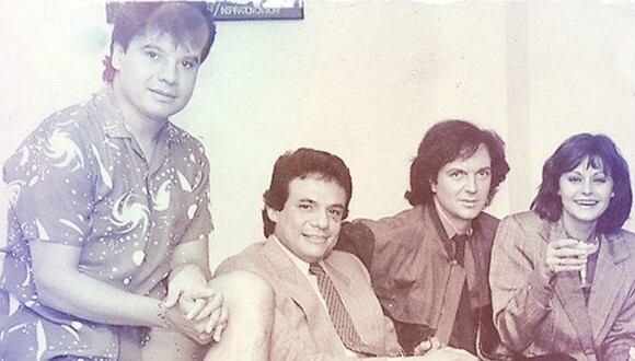 La foto, tomada hace 35 años, mostraba a los cuatro grandes de la música en español en su apogeo. (Foto: Rocío Dúrcal en Facebook)