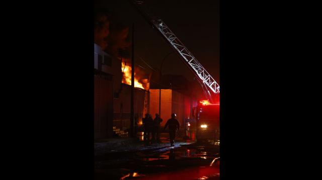 Incendio en Ate: Las primeras imágenes de la emergencia [FOTOS] - 26