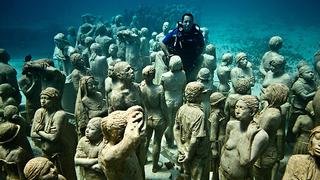 Arte bajo el mar: Mira estas esculturas sumergidas en Cancún