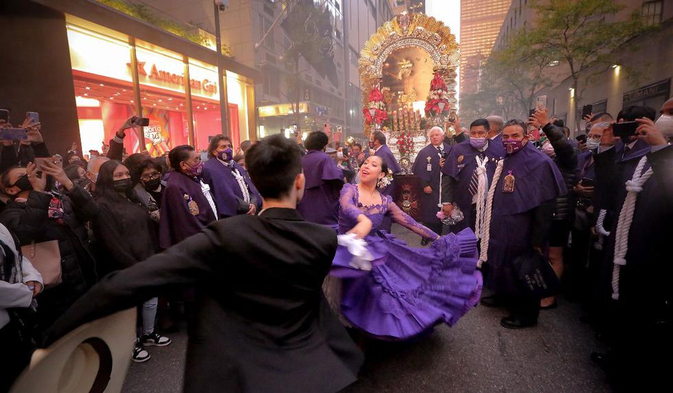 Algunos devotos del Cristo Moreno le rindieron tributo a su sagrada imagen demostrando todo su talento para el arte y la danza | Foto: Luis Gonzales