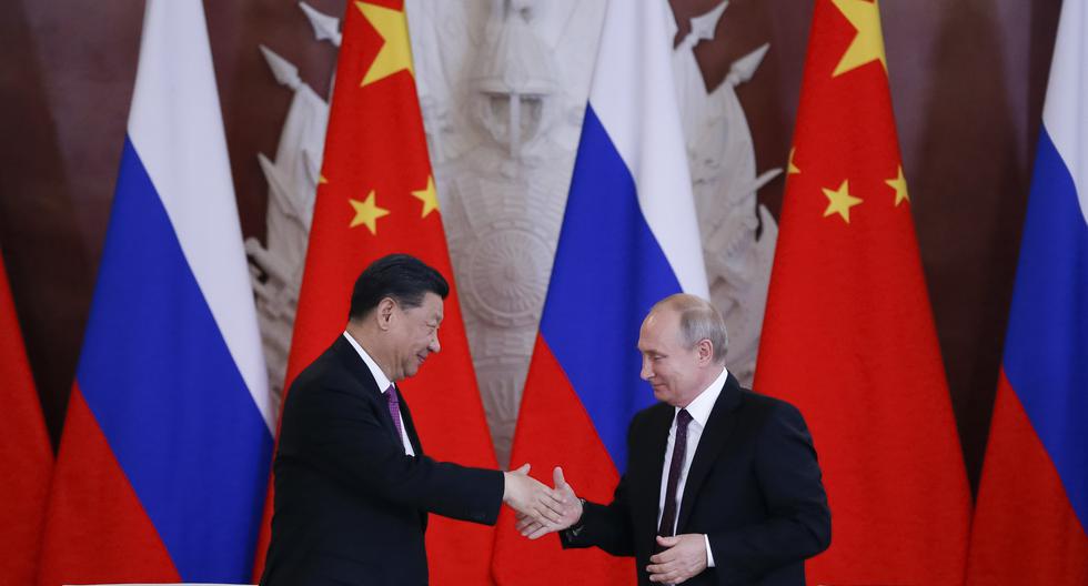 El presidente de China, Xi Jinping, y su par ruso, Vladimir Putin, durante un encuentro en Moscú, el 5 de junio del 2019. AP