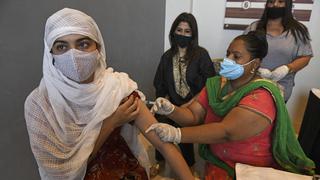 India marca récord de vacunación contra el COVID-19 con 8 millones de dosis en un día