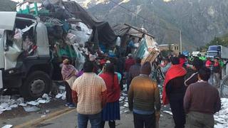 Junín: tránsito restringido en Carretera Central por choque de tráiler y ómnibus