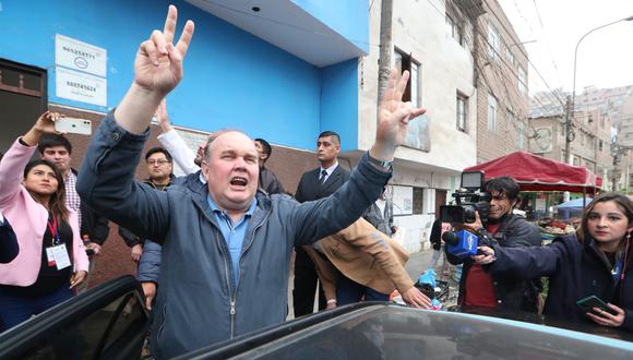 Rafael López Aliaga presentó una denuncia tras acudir a votar