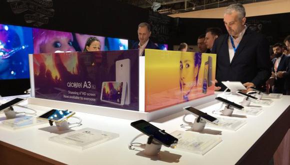 Los nuevos teléfonos que Alcatel presentó en el MWC 2017
