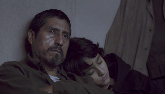 En "Tiempos futuros", Fernando Bacilio y Lorenzo Molina interpretan a un padre y su hijo trabajando en una máquina que haga llover en la ciudad. (Festival de Cine de Lima)