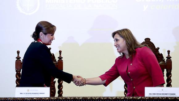 Patricia Benavides y Dina Boluarte participaron en ceremonia de apertura del año fiscal 2023. (Foto: Presidencia)