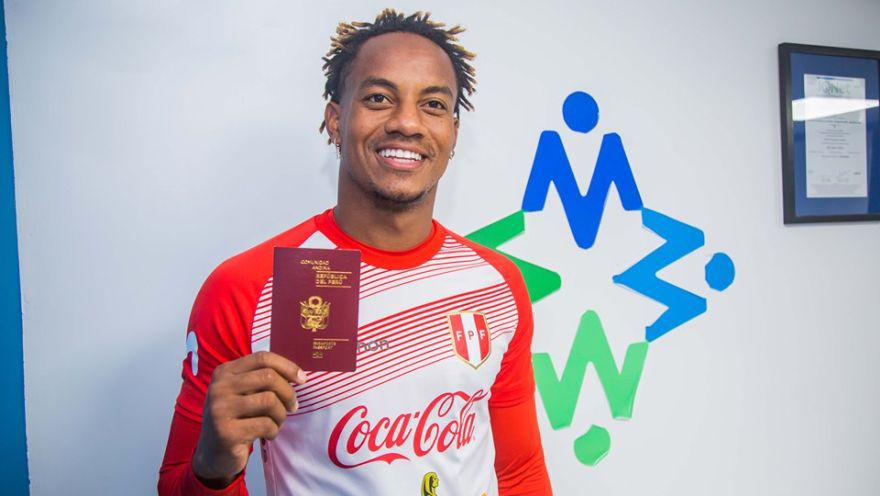 André Carrillo está mentalizado en que la selección peruana debe superar sus últimas participaciones en Copa América. "Vamos contentos de representar al Perú", precisó el atacante nacional (Foto: Migraciones)