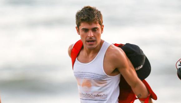 “Baywatch”: Zac Efron se uniría a Dwayne Johnson en adaptación