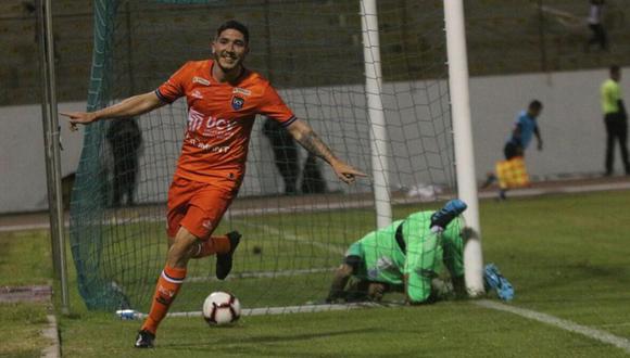 Santiago Silva convirtió tres goles en el partido. (Foto: César Gamarra - Balcón Deportivo)