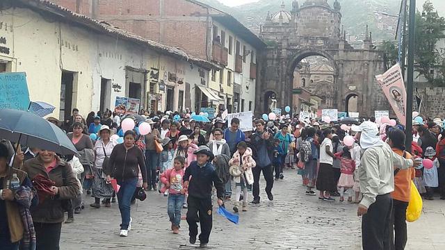 Cusco: empezó marcha 'Con mis hijos no te metas' - 2