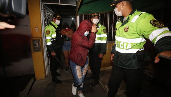 En la imagen, una intervención del 20 de noviembre del 2020 a una fiesta de 40 personas en plena pandemia en San Juan de Lurigancho. Foto: Archivo de GEC/ César Grados