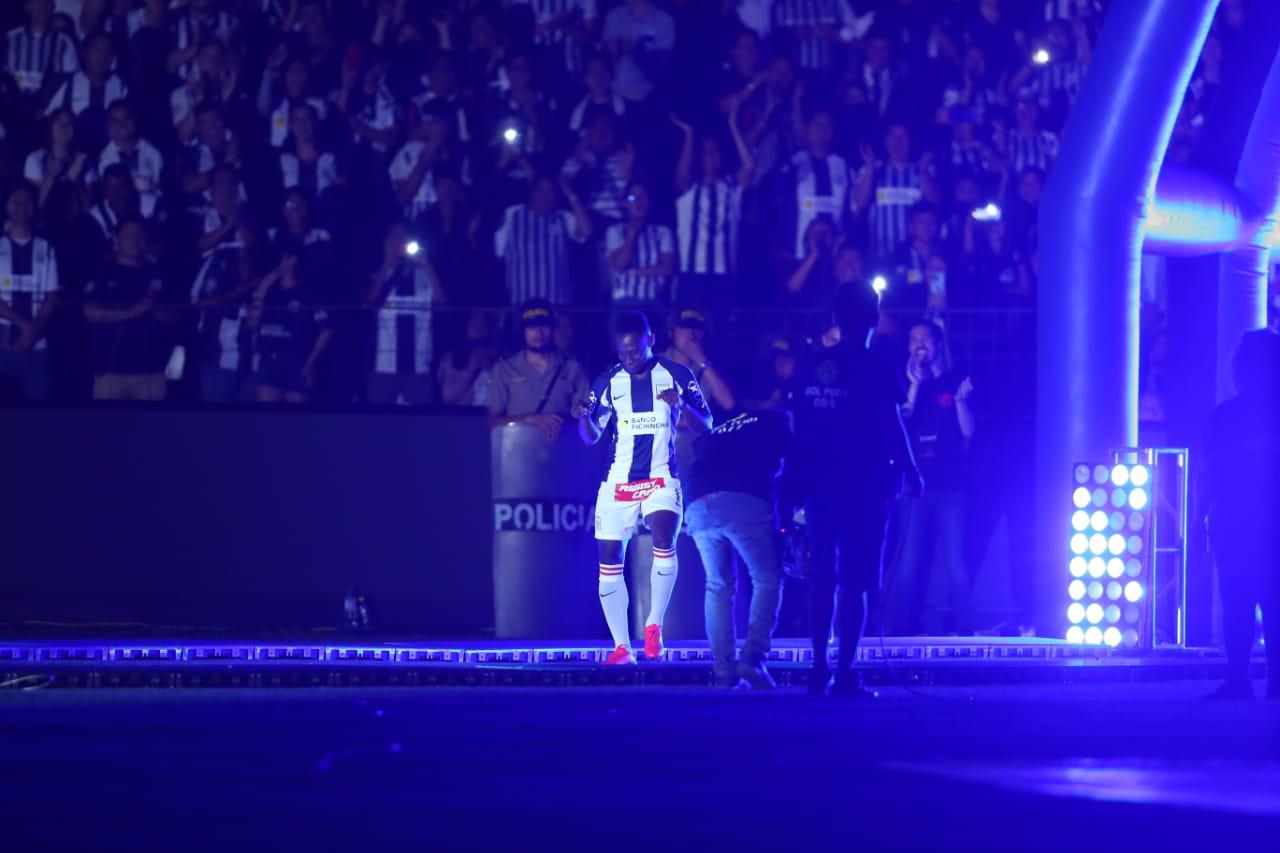 El colombiano se robó el show en la presentación.  (Foto: Giancarlo Ávila - GEC)