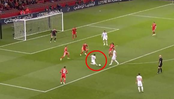 España vs. Gales: Paco Alcácer marcó golazo para el 1-0 desde fuera del área | VIDEO. (Foto: YouTube / Captura de pantalla)