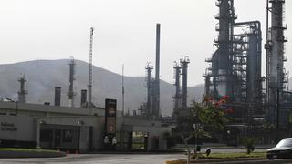 Repsol sigue a la espera de autorización para abastecer crudo en La Pampilla