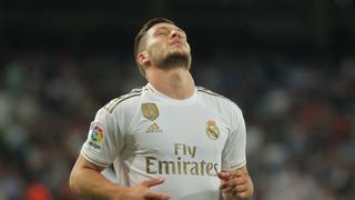 Real Madrid: Jovic cayó de una pared y se lesionó en Belgrado, afirmó un diario serbio