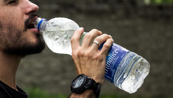 Todo lo que necesitas saber antes de reutilizar una botella de plástico