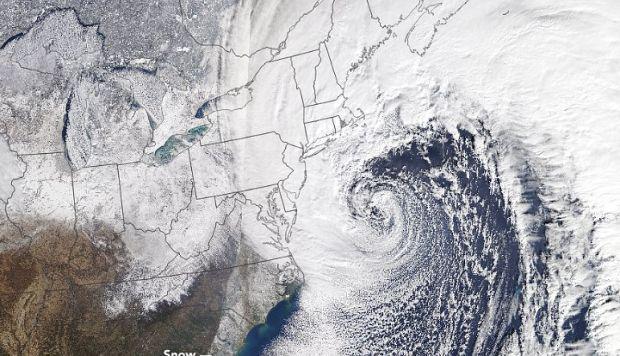 Se puede ver como la tormenta se forma sobre los estados de Carolina del Sur y del Norte, para llegar hasta la zona de New England, en Massachusetts, al noreste de Estados Unidos. (Foto: NASA)