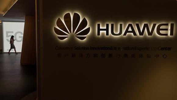 El gobierno del presidente Donald Trump prohibió hace unos días a las sociedades estadounidenses que vendan tecnología a Huawei. (Foto: EFE)