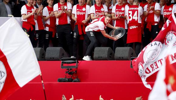 Ajax celebrando el título de la Eredivisie de Holanda. (Foto: AFP)