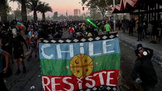 Plebiscito en Chile: ¿Qué significa la bandera mapuche con la que miles celebraron la victoria del “Apruebo”?