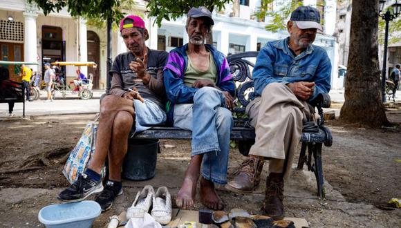 Los cubanos vieron cómo disminuye su poder adquisitivo en los últimos años. (EPA).