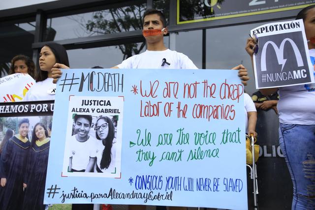 Caso McDonald’s: plantón en Miraflores en protesta por muerte de dos jóvenes trabajadores. (Foto: Jessica Vicente)