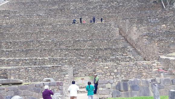 Turista norteamericano fallece en parque arqueológico de Ollantaytambo