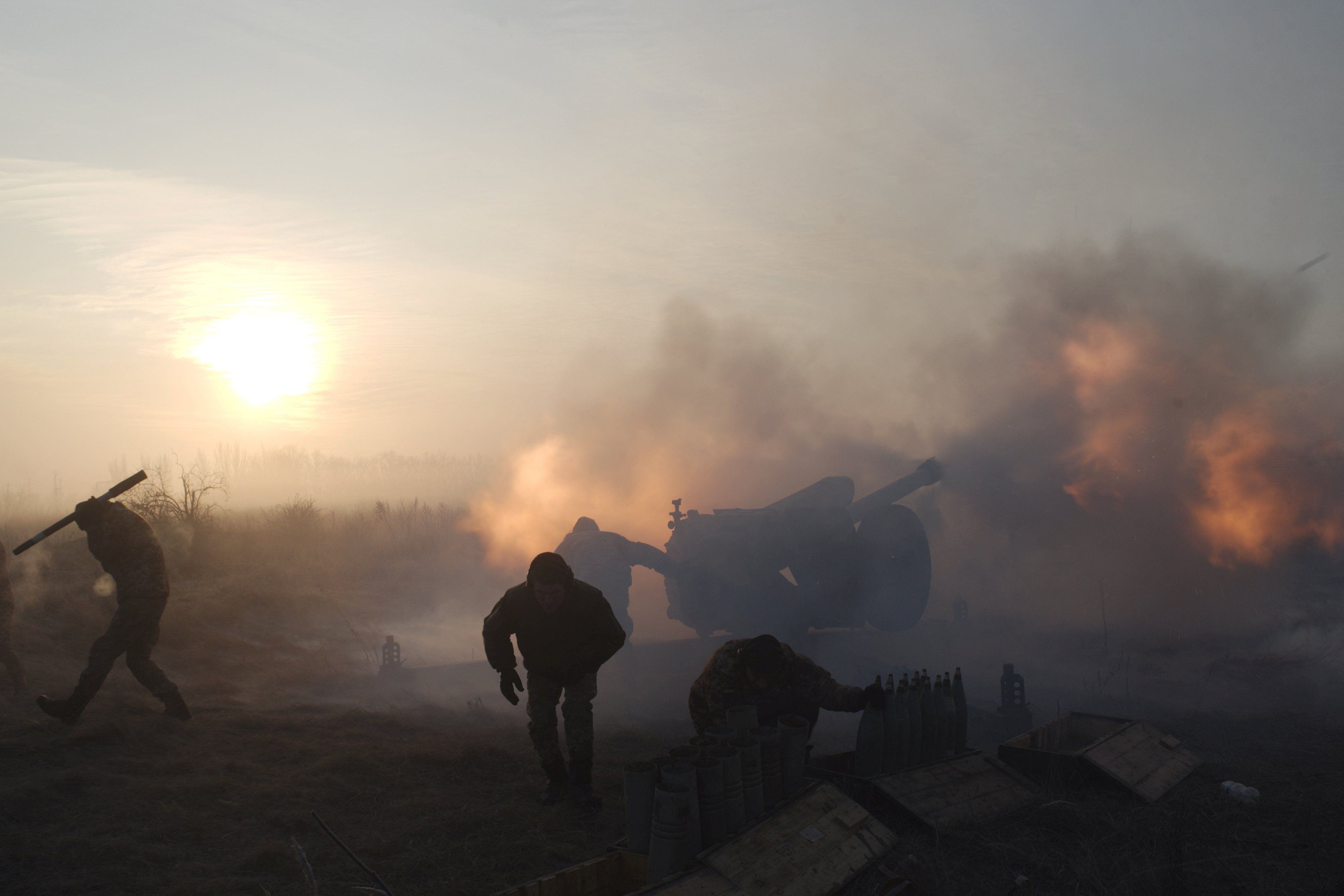 The war in this region has been going on for years.  In the photograph, the Ukrainian resistance fires artillery against the Donetsk separatists, on January 11, 2018. REUTERS