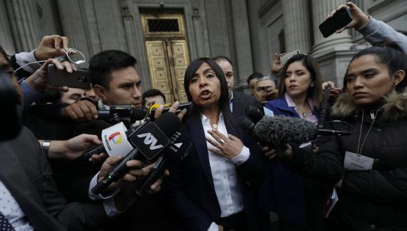Giulliana Loza aseguró que "es absolutamente falso" que Keiko Fujimori sostenga reuniones políticas tras la disolución del Parlamento
