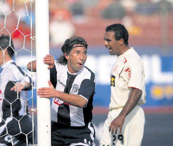 Pérez marcó dos goles en Alianza, uno de ellos en el clásico. (Foto: Archivo El Comercio)