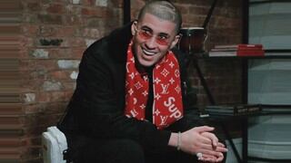 Así reaccionó Bad Bunny al ser sorprendido por un fanático sobre el escenario | VIDEO