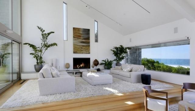Asimismo, la presentadora de televisión Ellen DeGeneres compró esta mansión en la costa de Santa Bárbara por US$18,6 millones. Los interiores resaltan por tener una arquitectura de estilo moderno. (Foto: Berkshire Hathaway Home Services)
