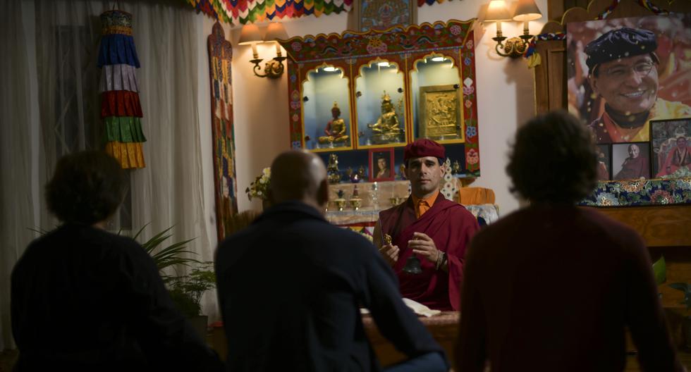 Lopon Jigme Rigdzin en plena sesión en el centro de meditación budista Drukpa Perú, en La Molina.