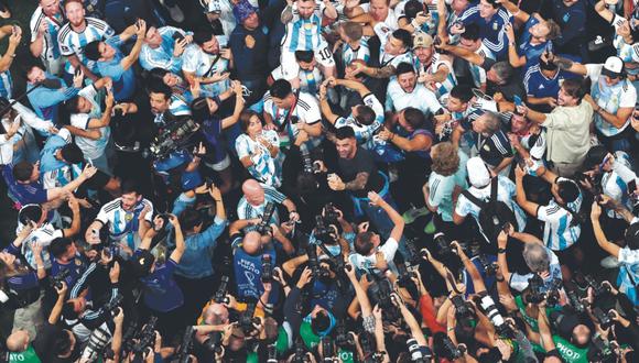 Más de 12 mil periodistas acreditados asistieron a Qatar 2022 y ver a Messi campeón. Todos compartieron información en tiempo real. (Foto: AFP)