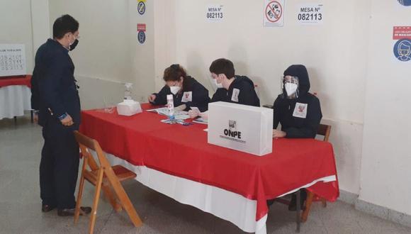 El último lunes seis cónsules llegaron al país con 303 actas electorales (Foto: Cancillería Perú | Twitter)