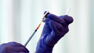 EE.UU. autoriza la vacunación contra el coronavirus a niños mayores de 6 meses 