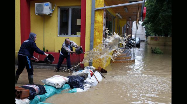 Más de 6.000 evacuados por las serias inundaciones en Serbia - 5