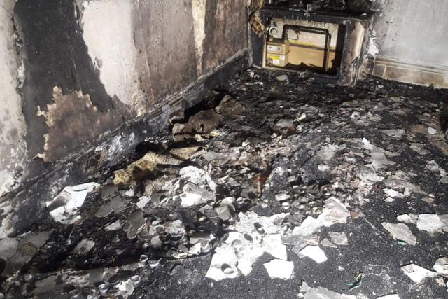 Foto 1 de 3 | El departamento quedó destruido a raíz del incendio. Afortunadamente nadie salió herido. | Foto: South Yorkshire Fire & Rescue / Facebook. (Desliza hacia la izquierda para ver más fotos)