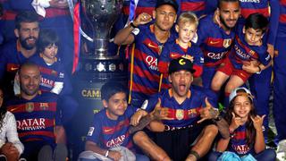 Barcelona celebró doblete en familia sin Messi ni Luis Suárez