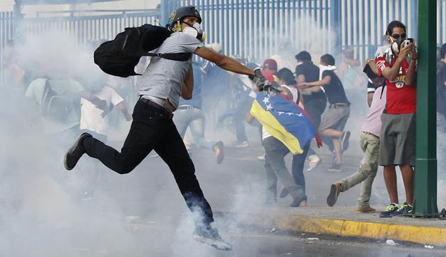 Protestas en Venezuela: Caracas vivió su día más violento - 1